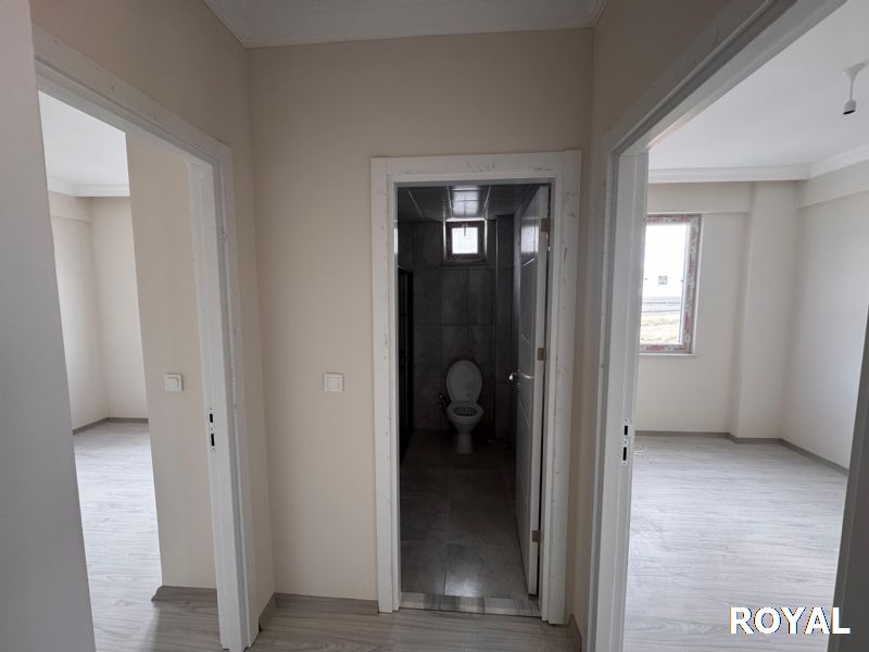 ROYAL'DEN UNIWORLD 2.ETAPTA GÜNEY-BATI CEPHE SATILIK 2+1 DAİRE ÖN BLOK